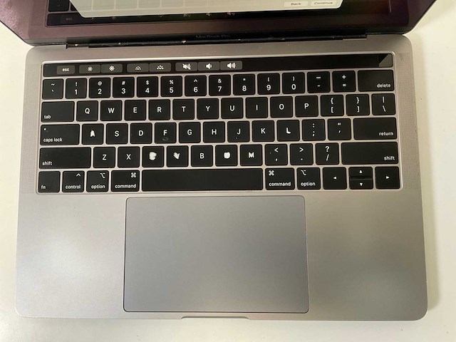 Apple macbook pro 13.3”, core(tm) i7 8th gen, 16 gb ram, 512 gb nvme laptop - afbeelding 4 van  7