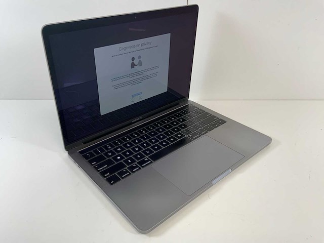 Apple macbook pro 13.3", core(tm) i7 8th gen, 16gb ram, 500 gb nvme laptop - afbeelding 2 van  7