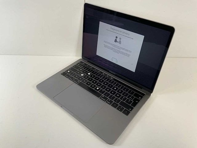 Apple macbook pro 13.3", core(tm) i7 8th gen, 16gb ram, 500gb nvme laptop - afbeelding 2 van  7
