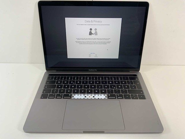 Apple macbook pro 13.3", core(tm) i7 8th gen, 8 gb ram, 500 gb nvme laptop - afbeelding 1 van  7