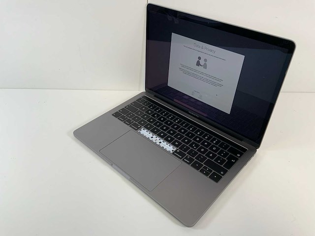 Apple macbook pro 13.3", core(tm) i7 8th gen, 8 gb ram, 500 gb nvme laptop - afbeelding 3 van  7
