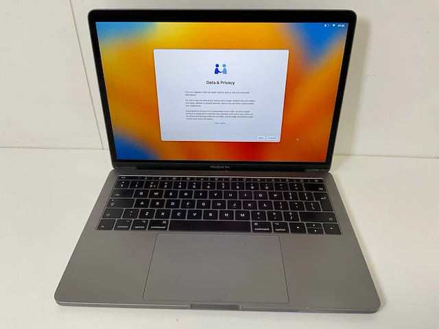 Apple macbook pro 13.3”, dualcore i5, 8 gb ram, 256 gb ssd laptop - afbeelding 1 van  7