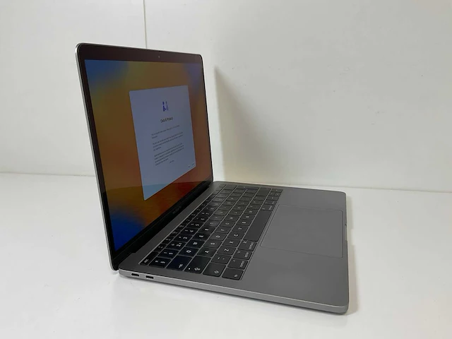 Apple macbook pro 13.3”, dualcore i5, 8 gb ram, 256 gb ssd laptop - afbeelding 2 van  7