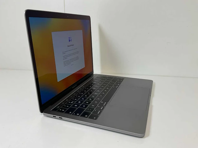 Apple macbook pro 13.3”, quadcore i5, 8 gb ram, 256 gb ssd laptop - afbeelding 2 van  7