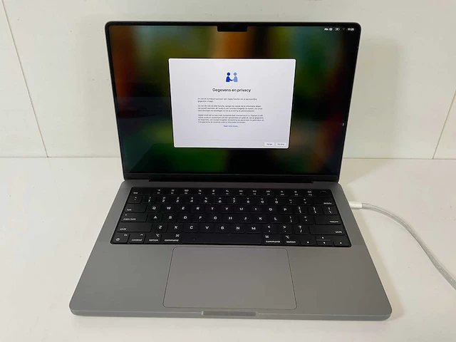 Apple macbook pro 14”, apple m1 pro, 16 gb ram, 512 gb nvme laptop - afbeelding 1 van  7