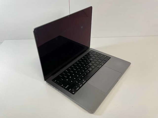Apple macbook pro 14”, m1 pro, 16 gb ram, 500 gb nvme laptop - afbeelding 2 van  8