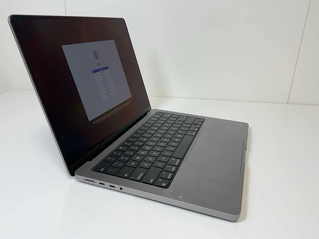 Apple macbook pro 14", m1 pro, 16 gb ram, 500 gb ssd laptop - afbeelding 2 van  7
