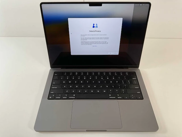Apple macbook pro 14”, m1 pro, 16 gb ram, 512 gb nvme laptop - afbeelding 1 van  7