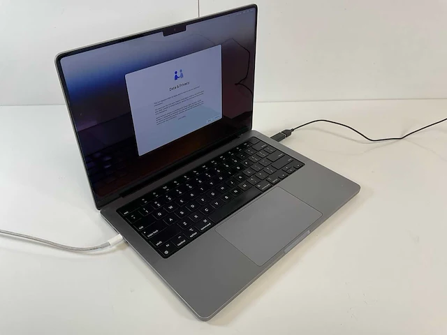 Apple macbook pro 14”, m1 pro, 16 gb ram, 512 gb ssd laptop - afbeelding 2 van  7
