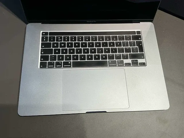 Apple macbook pro 15 inch (a2141) laptop - afbeelding 2 van  7