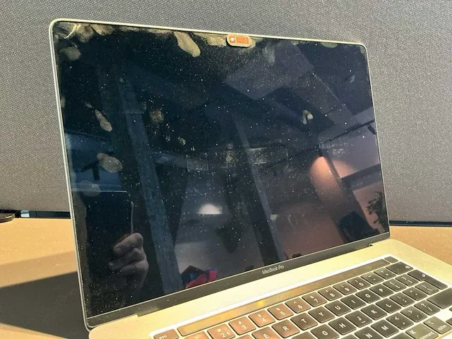 Apple macbook pro 15 inch (a2141) laptop - afbeelding 3 van  7