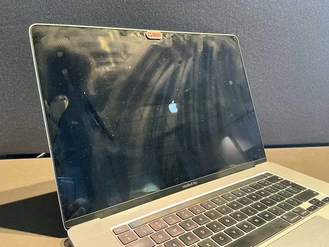 Apple macbook pro 15 inch (a2141) laptop - afbeelding 2 van  5
