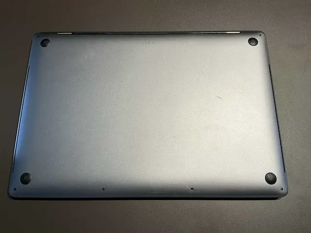 Apple macbook pro 15 inch (a2141) laptop - afbeelding 4 van  5