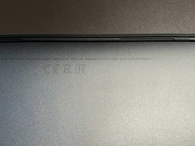 Apple macbook pro 15 inch (a2141) laptop - afbeelding 5 van  5