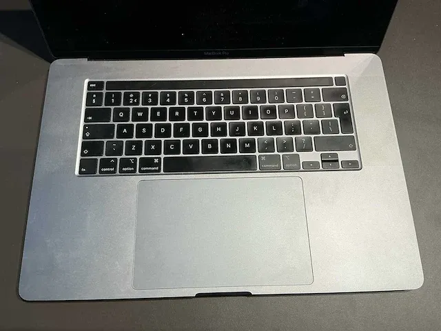 Apple macbook pro 15 inch (a2141) laptop - afbeelding 2 van  6