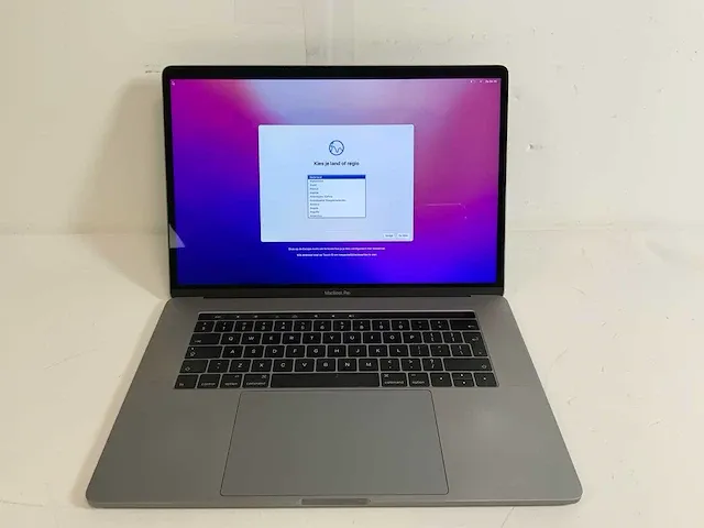Apple macbook pro 15.4", core(tm) i7 6th gen, 16 gb ram, 1 tb nvme, amd radeon pro 460 4 gb laptop - afbeelding 3 van  6