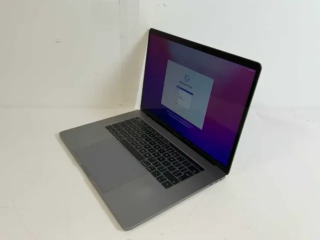 Apple macbook pro 15.4", core(tm) i7 6th gen, 16 gb ram, 1 tb nvme, amd radeon pro 460 4 gb laptop - afbeelding 4 van  6