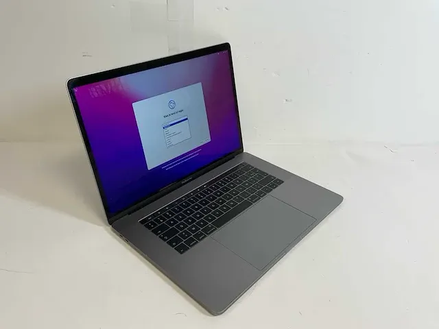 Apple macbook pro 15.4", core(tm) i7 6th gen, 16 gb ram, 251 gb nvme, amd radeon pro 450 2 gb laptop - afbeelding 5 van  6