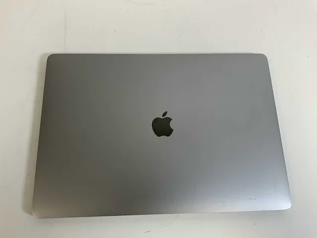 Apple macbook pro 15.4", core(tm) i7 6th gen, 16 gb ram, 251 gb nvme, amd radeon pro 450 2 gb laptop - afbeelding 3 van  6