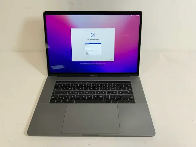 Apple macbook pro 15.4", core(tm) i7 6th gen, 16 gb ram, 500 gb nvme, amd radeon pro 460 4 gb laptop - afbeelding 4 van  6