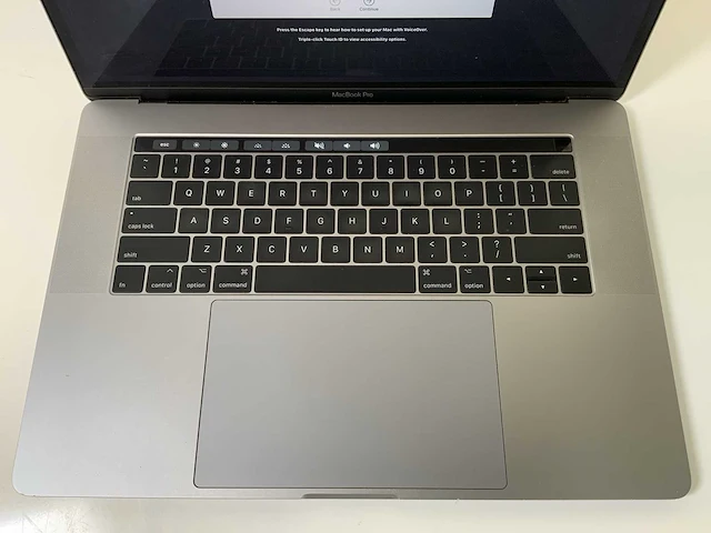 Apple macbook pro 15.4”, core(tm) i7 7th gen, 16 gb ram, 1 tb nvme, amd radeon pro 560 4 gb laptop - afbeelding 4 van  6