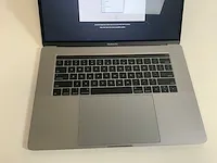Apple macbook pro 15.4", core(tm) i7 7th gen, 16 gb ram, 251 gb nvme, amd radeon pro 555 2 gb laptop - afbeelding 4 van  6