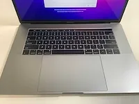 Apple macbook pro 15.4”, core(tm) i7 7th gen, 16 gb ram, 251 gb nvme, amd radeon pro 555 2 gb laptop - afbeelding 4 van  6