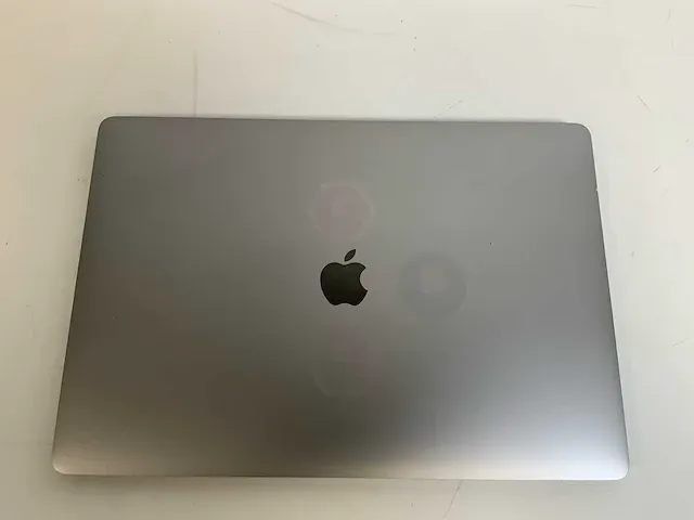 Apple macbook pro 15.4", core(tm) i7 7th gen, 16 gb ram, 500 gb nvme, amd radeon pro 560 4 gb laptop - afbeelding 2 van  6