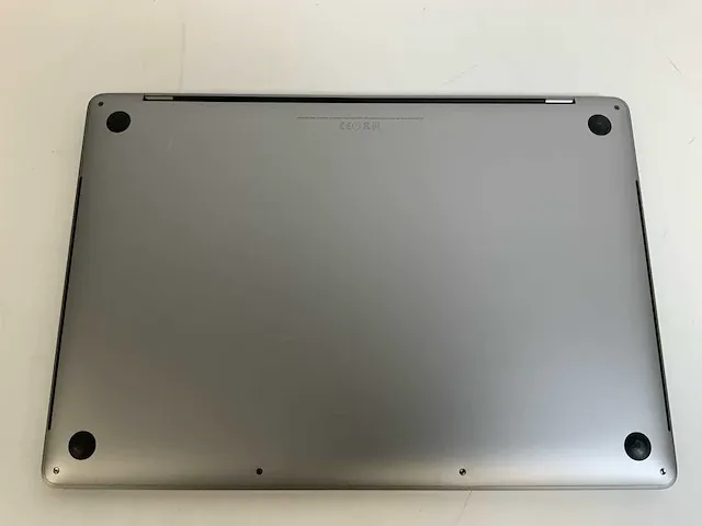 Apple macbook pro 15.4", core(tm) i7 7th gen, 16 gb ram, 500 gb nvme, amd radeon pro 560 4 gb laptop - afbeelding 3 van  6