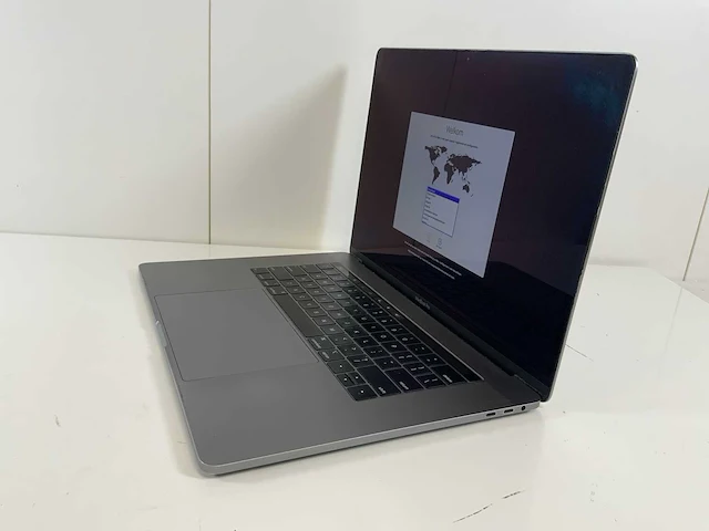 Apple macbook pro 15.4", core(tm) i7 8e generatie, 32 gb ram, 500 gb nvme, amd radeon pro 560 x 4 gb laptop - afbeelding 3 van  7
