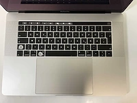 Apple macbook pro 15.4”, core(tm) i7 8th gen, 16 gb ram, 251 gb nvme, amd radeon rx pro 555x 4 gb laptop - afbeelding 3 van  6
