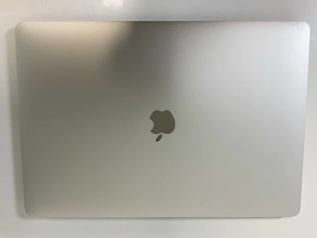 Apple macbook pro 15.4”, core(tm) i7 8th gen, 16 gb ram, 251 gb nvme, amd radeon rx pro 555x 4 gb laptop - afbeelding 4 van  6