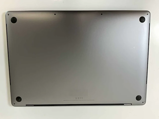 Apple macbook pro 15.4”, core(tm) i7 8th gen, 16 gb ram, 251 gb nvme, amd radeon rx pro 555x 4 gb laptop - afbeelding 5 van  13