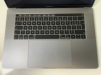 Apple macbook pro 15.4”, core(tm) i7 8th gen, 16 gb ram, 500 gb nvme, amd radeon pro 560x 4 gb laptop - afbeelding 4 van  7