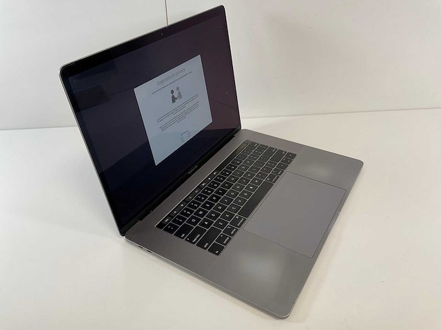 Apple macbook pro 15,4”, core(tm) i7 8th gen, 16 gb ram, 500 gb nvme, amd radeon pro 560x 4 gb laptop - afbeelding 2 van  6