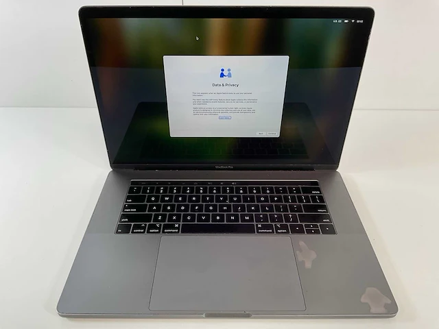 Apple macbook pro 15,4”, core(tm) i7 8th gen, 32 gb ram, 250 gb nvme, amd radeon pro 555x 4 gb laptop - afbeelding 1 van  6