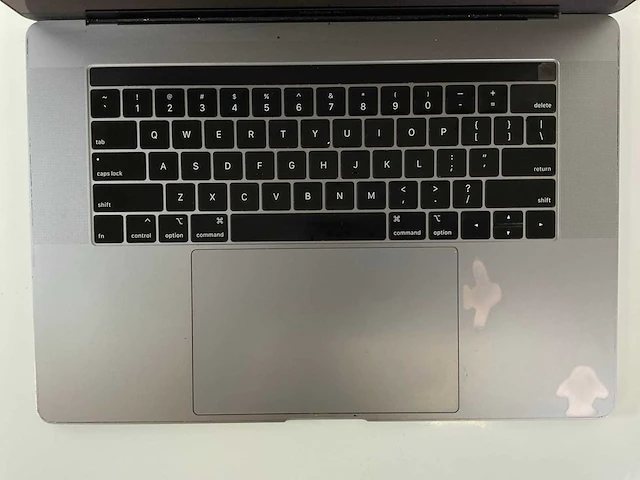Apple macbook pro 15,4”, core(tm) i7 8th gen, 32 gb ram, 250 gb nvme, amd radeon pro 555x 4 gb laptop - afbeelding 3 van  6