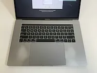 Apple macbook pro 15.4", core(tm) i7 8th gen, 32 gb ram, 251 gb nvme, amd radeon pro 555x 4 gb laptop - afbeelding 2 van  6