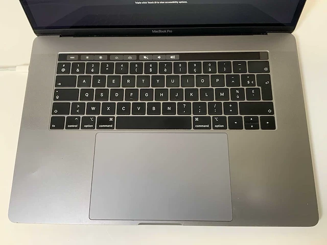 Apple macbook pro 15.4”, core(tm) i7 8th gen, 32 gb ram, 251 gb nvme, amd radeon pro 555x 4 gb laptop - afbeelding 4 van  7