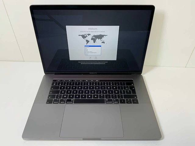 Apple macbook pro 15.4”, core(tm) i7 8th gen, 32 gb ram, 251 gb nvme, amd radeon pro 555x 4 gb laptop - afbeelding 1 van  7