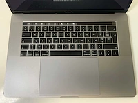 Apple macbook pro 15.4”, core(tm) i7 8th gen, 32 gb ram, 251 gb nvme, amd radeon pro 555x 4 gb laptop - afbeelding 4 van  7