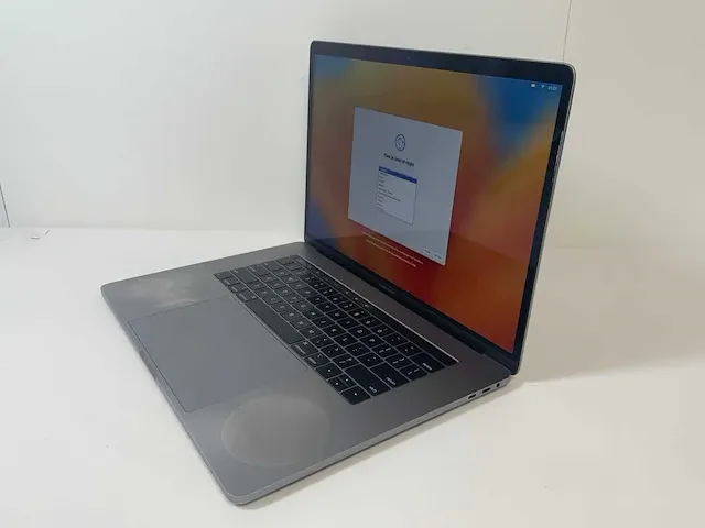 Apple macbook pro 15.4”, core(tm) i7 8th gen, 32 gb ram, 251 gb nvme, amd radeon pro 555x laptop - afbeelding 3 van  6