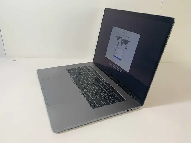 Apple macbook pro 15.4”, core(tm) i7 8th gen, 32 gb ram, 251 gb nvme laptop - afbeelding 2 van  6