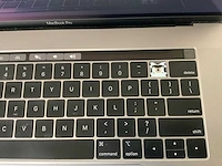 Apple macbook pro 15.4", core(tm) i7 9e generatie, 32 gb ram, 251 gb nvme, amd radeon pro 555x 4 gb laptop - afbeelding 9 van  9