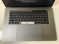 Apple macbook pro 15.4", core(tm) i7 9e generatie, 32 gb ram, 500 gb nvme, amd radeon pro 555 x 4 gb laptop - afbeelding 4 van  6