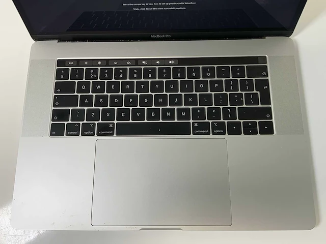 Apple macbook pro 15.4”, core(tm) i7 9th gen, 16 gb ram, 251 gb nvme, amd radeon pro 555x 4 gb laptop - afbeelding 4 van  7