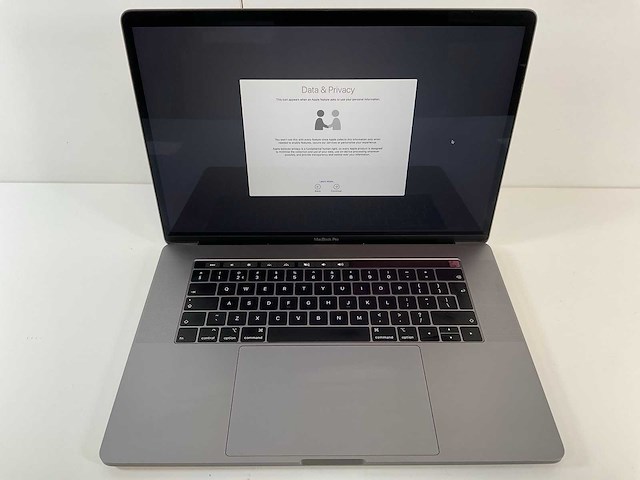 Apple macbook pro 15,4”, core(tm) i7 9th gen, 16 gb ram, 251 gb nvme, amd radeon pro 560x 4 gb laptop - afbeelding 1 van  7