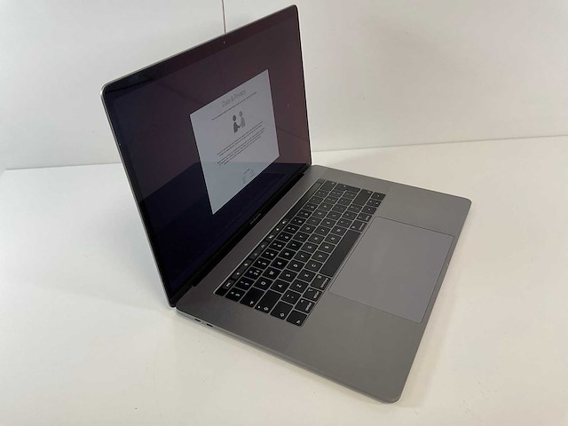 Apple macbook pro 15,4”, core(tm) i7 9th gen, 16 gb ram, 251 gb nvme, amd radeon pro 560x 4 gb laptop - afbeelding 2 van  7