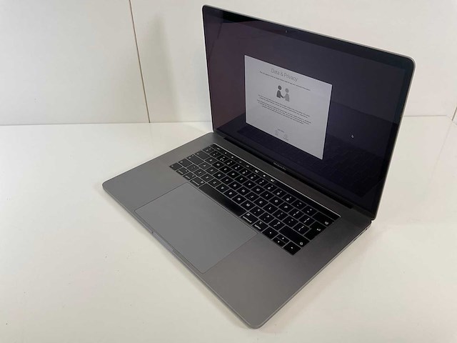 Apple macbook pro 15,4”, core(tm) i7 9th gen, 16 gb ram, 251 gb nvme, amd radeon pro 560x 4 gb laptop - afbeelding 3 van  7
