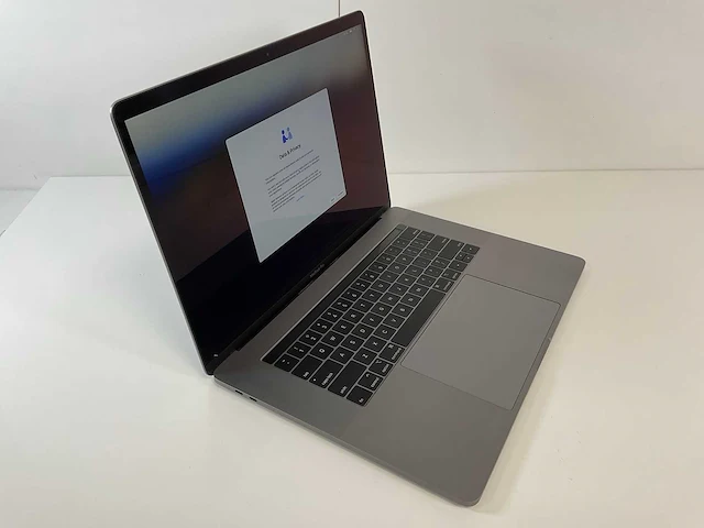 Apple macbook pro 15,4”, core(tm) i7 9th gen, 16 gb ram, 500 gb nvme, amd radeon pro 555x 4 gb laptop - afbeelding 2 van  8